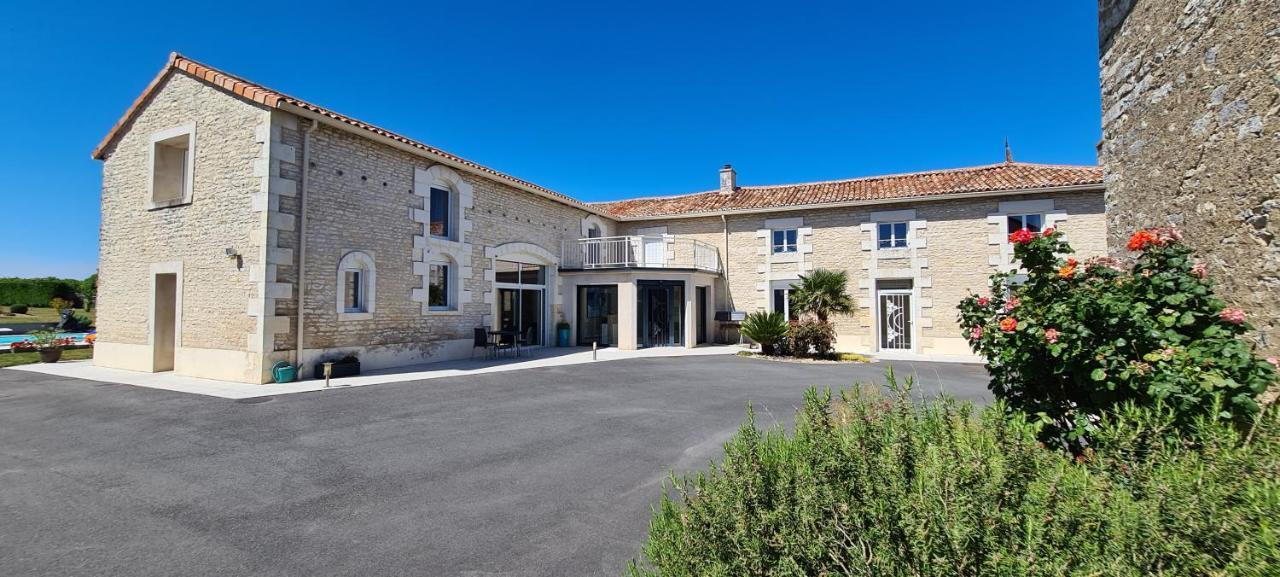 A La Gloriette Bed & Breakfast Neuville-de-Poitou ภายนอก รูปภาพ